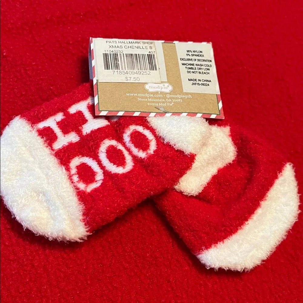 HO HO HO Mud Pie Red and White Chenille Baby Socks 0-6 months, NWT